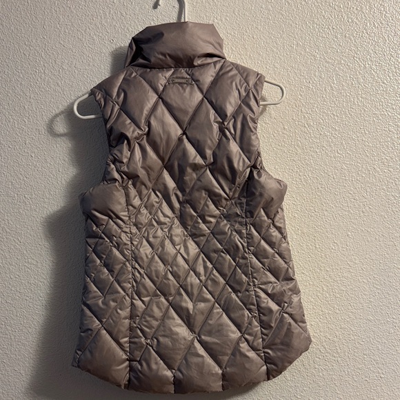 Athleta Quilted Vest in Taupe - Picture 2 of 4